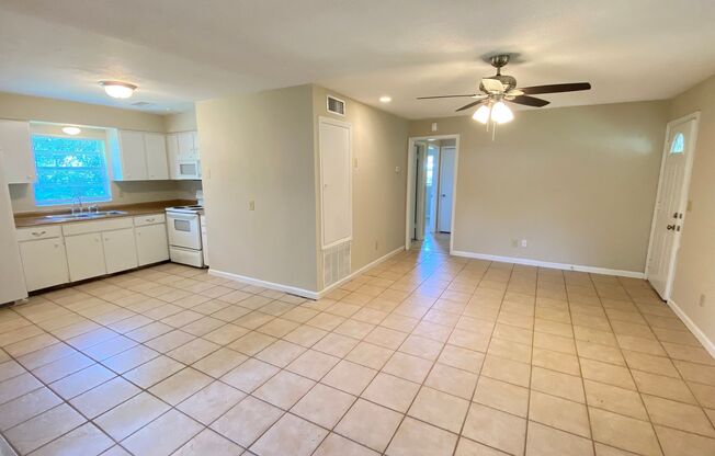 Cozy 3br/1.5ba Home in Casselberry!