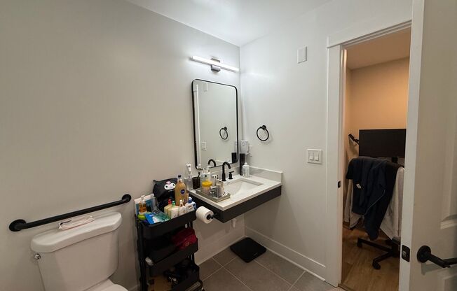 1 bed, 1 bath, 693 sqft, $1,999, Unit 102