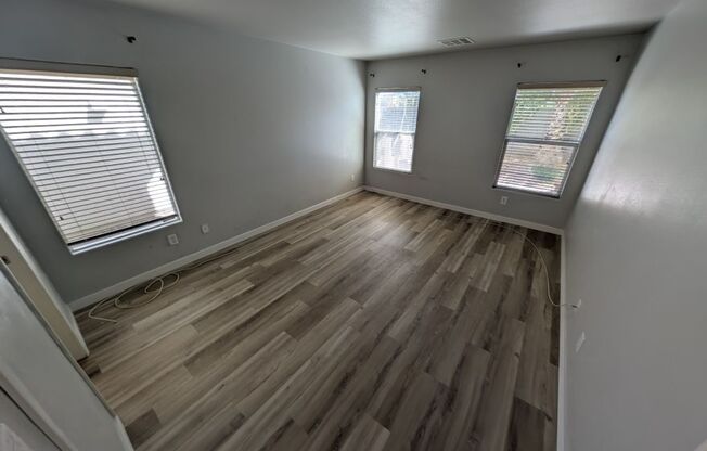 3 beds, 2.5 baths, $2,100