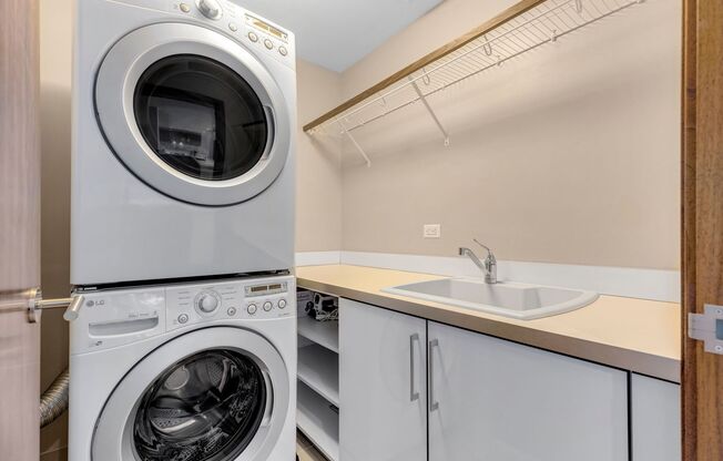 3 beds, 3 baths, $14,000, Unit # 1300