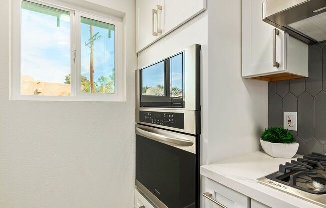 Luxury Condo | Coming soon | 1bed/1bath Scottsdale | First month FREE