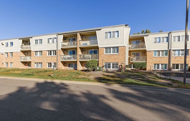 1 bed, 1 bath, $1,300, Unit Unit 102