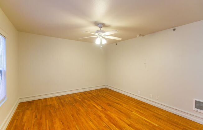 Studio, 1 bath, 400 sqft, $975, Unit 408