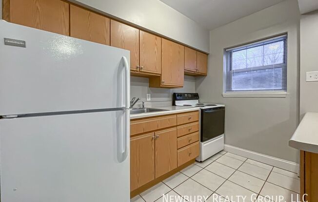 2 beds, 1 bath, 650 sqft, $799