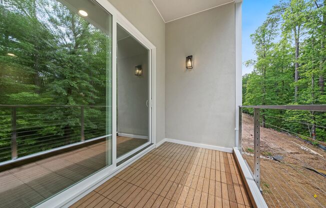 Absolutely STUNNING 3 Bed/ 4 Bath Townhouse By Southpoint! 6 month lease available