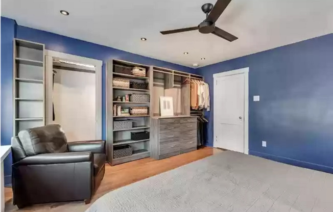 Must See 3 BD/ 2 BA located in Squirrel Hill Available 8/1/2026