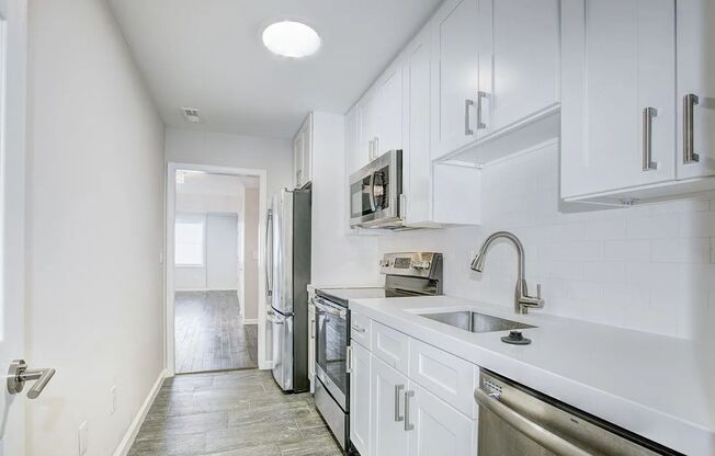 257 Newcomb St SE - Dilan Inv