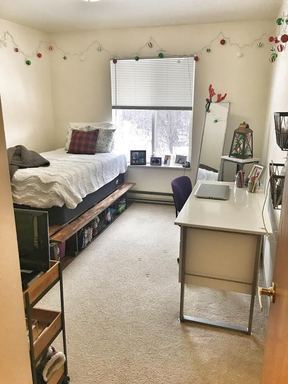 3 beds, 2 baths, 1,200 sqft, $1,445, Unit TE218X-243