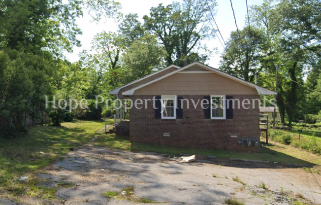 Newnan- 25 Hill St Duplex Units are 2 Bedroom 1 Bathroom