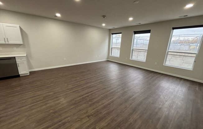 Studio, 1 bath, 660 sqft, $1,495, Unit 422 - S857