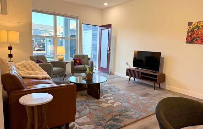1 bed, 1 bath, 746 sqft, $1,350, Unit 123 Boneset Ave. Apt 5