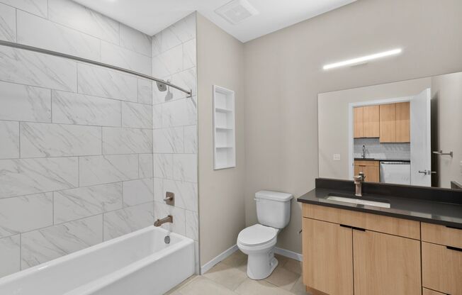 Studio, 1 bath, 548 sqft, $1,910, Unit 706