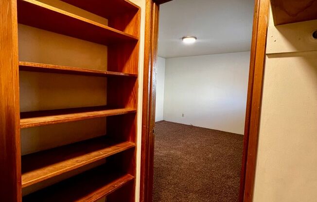 1 bed, 1 bath, 600 sqft, $960, Unit J-1