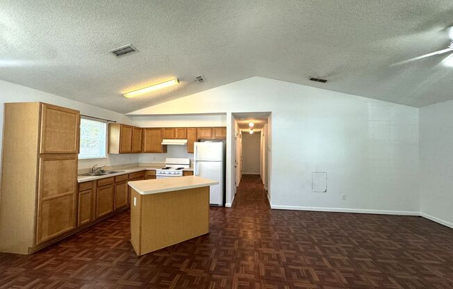 3 beds, 2 baths, $1,690