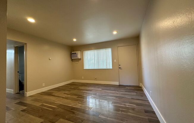 2 beds, 1 bath, $1,795, Unit 271304