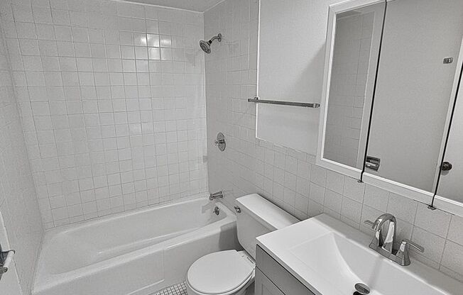 2 beds, 1.5 baths, $2,395, Unit 304