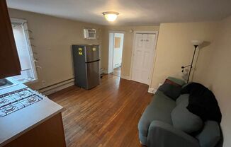 1 bed, 1 bath, 600 sqft, $1,100, Unit 3R