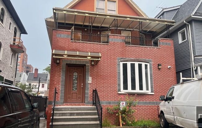 350 E 5 ST