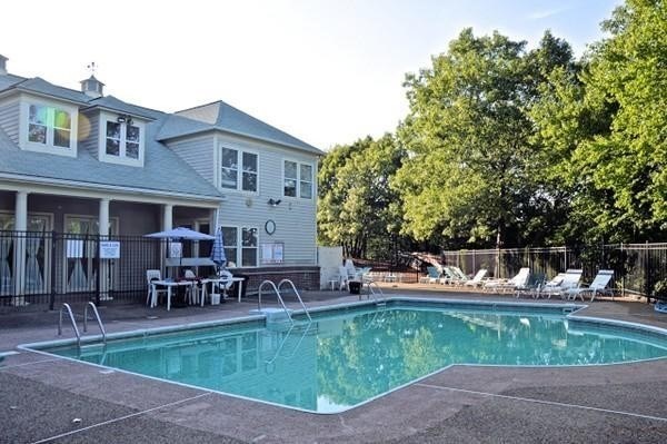 2 beds, 1.5 baths, 1,028 sqft, $2,450, Unit H305