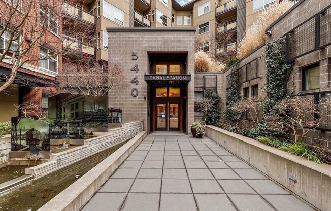 Enjoy comfort and luxury Seattle 1 bed/1 bath !
