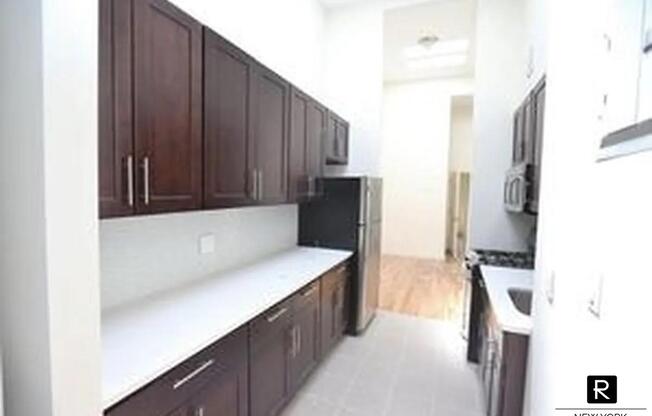 211 WYCKOFF AVE