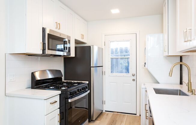 1 bed, 1 bath, $1,995, Unit 7621