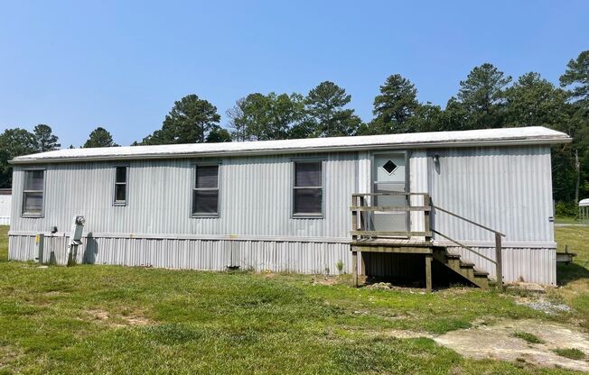 2 Bed, 1 Bath newly renovated mobile home in park- Pet friendly!