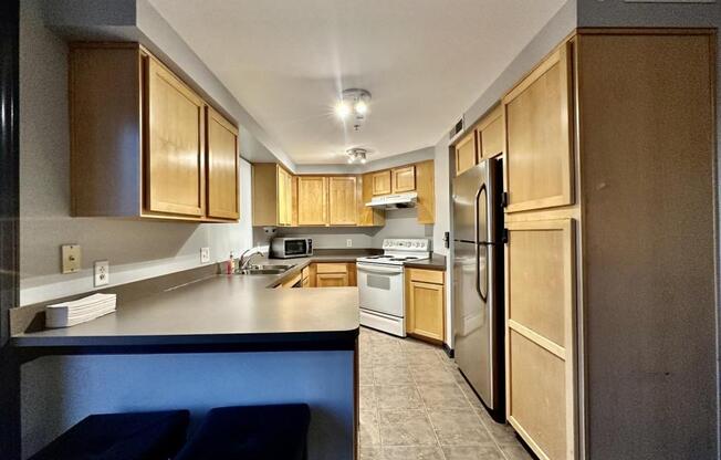 1 bed, 1 bath, 779 sqft, $1,600