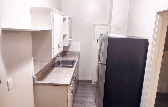 Studio, 1 bath, $1,300, Unit 14