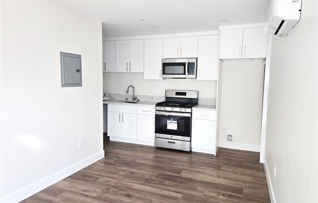 1 bed, 1 bath, 378 sqft, $2,150