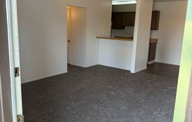 2 beds, 1 bath, $1,200, Unit 47