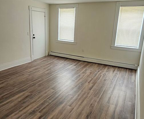 2 beds, 1 bath, 760 sqft, $2,200, Unit 109 S #1