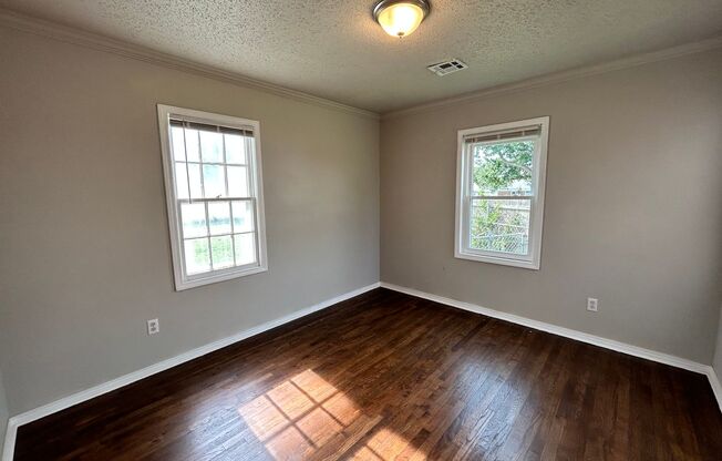 3 beds, 1 bath, $995