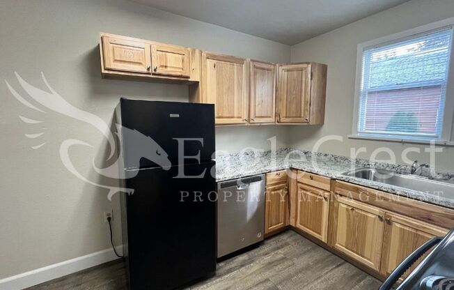 2 beds, 1 bath, $1,250, Unit Unit 1