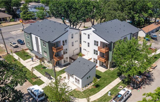 209 - Waller Apartments