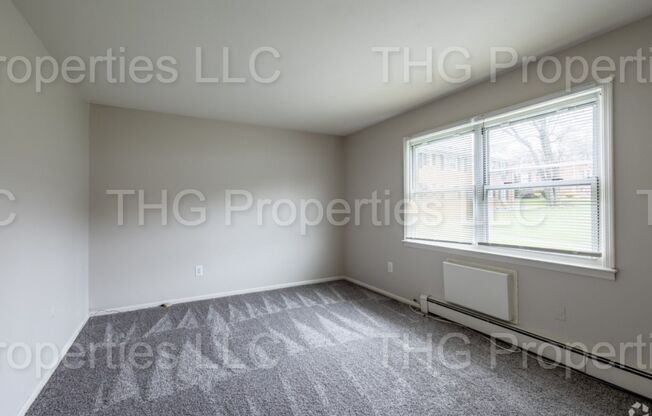 2 beds, 1 bath, 1,296 sqft, $2,399, Unit 405-50