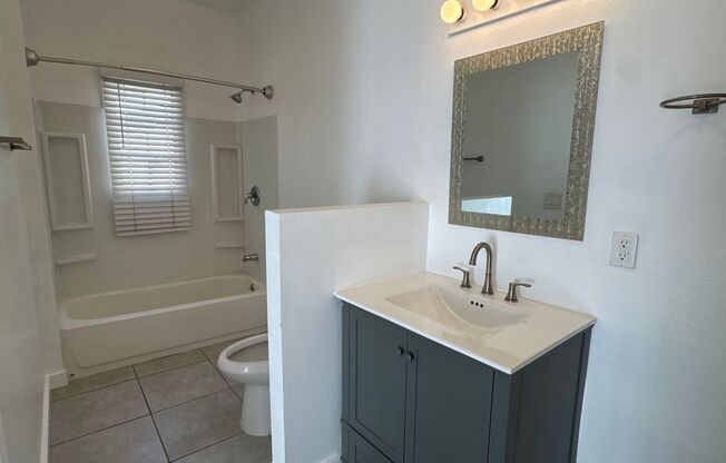 Studio, 1 bath, 425 sqft, $1,495, Unit 14