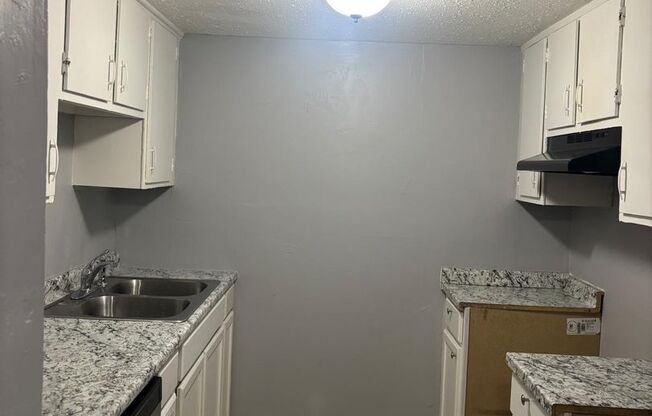 2 beds, 1 bath, 931 sqft, $850, Unit A3