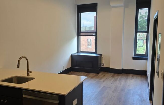 1 bed, 1 bath, 525 sqft, $1,600, Unit 206