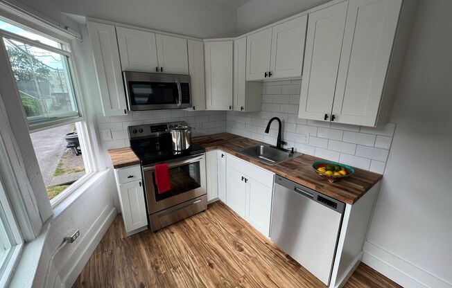 Beautiful remodeled 1bed @ DT Tacoma