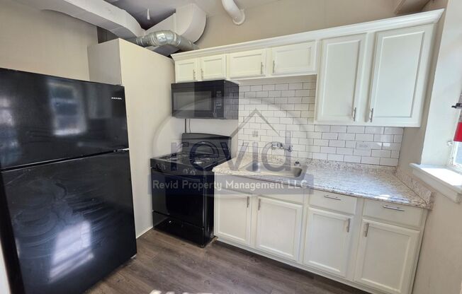 2 beds, 1 bath, 752 sqft, $995, Unit 1301-5