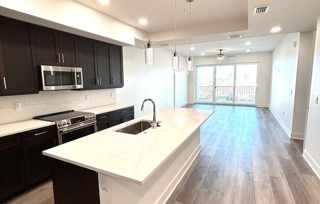 Newly Built Waterfront 3 bed 3 Bath - Walking Distance to Beach!