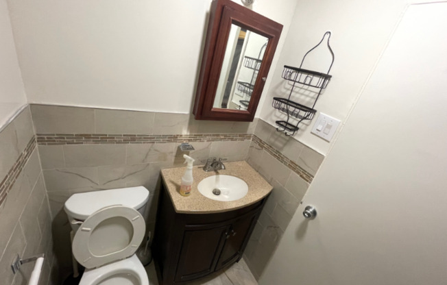 744 E 82 ST