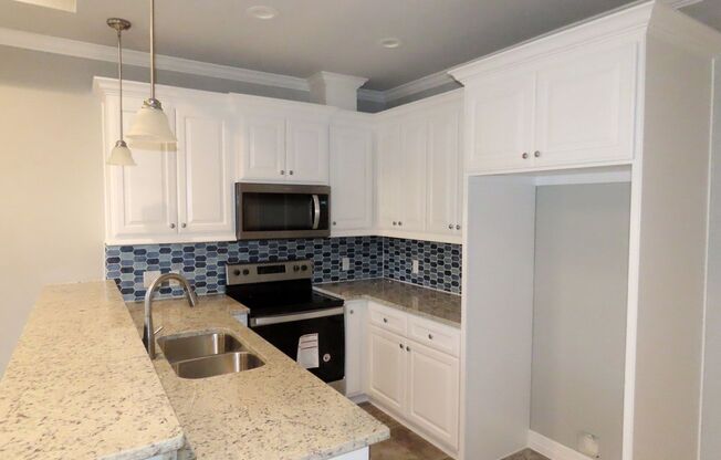 Beautiful 2 Bedroom, 2 Bath Duplex Near Tyler's Hospital District!