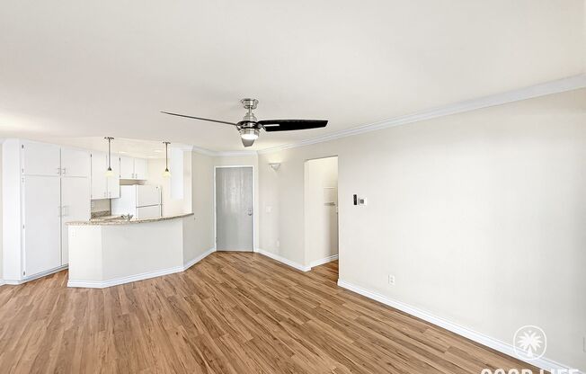 Amazing 1B/1BA Condo in Mira Mesa for Rent With Garage and Laundry!