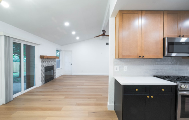 1011 BODGERS DR