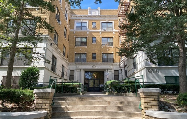 139 N ARLINGTON AVE