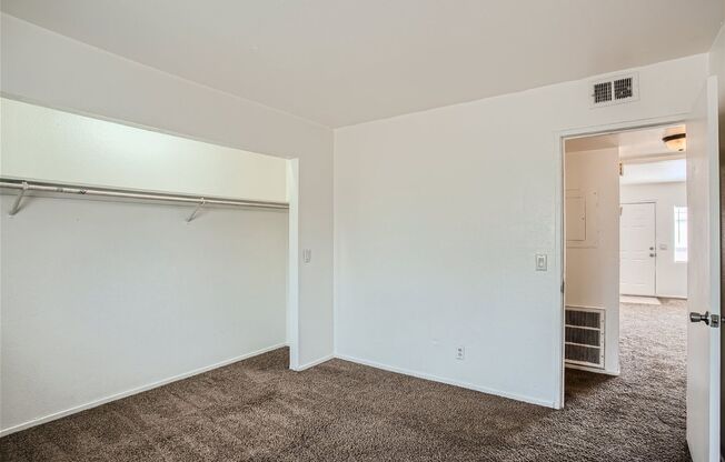 2 beds, 1 bath, $950