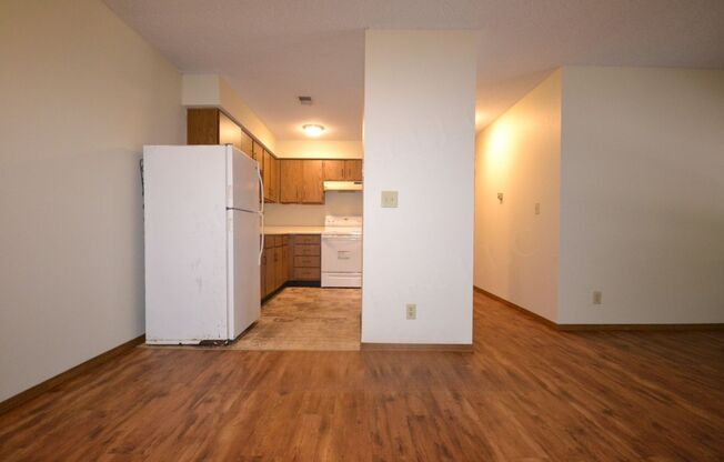 2 beds, 1 bath, 750 sqft, $725, Unit A 11