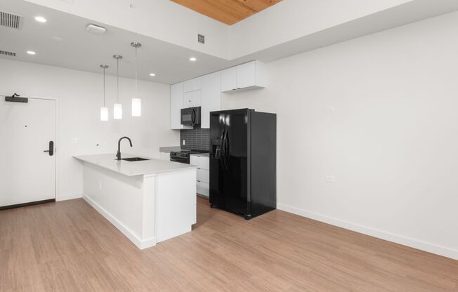 1 bed, 1 bath, 587 sqft, $1,273, Unit 301